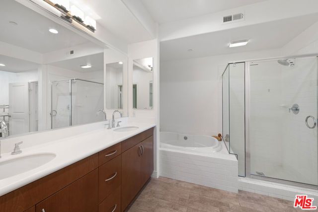 7100 Playa Vista Drive 405, Los Angeles, CA 90094