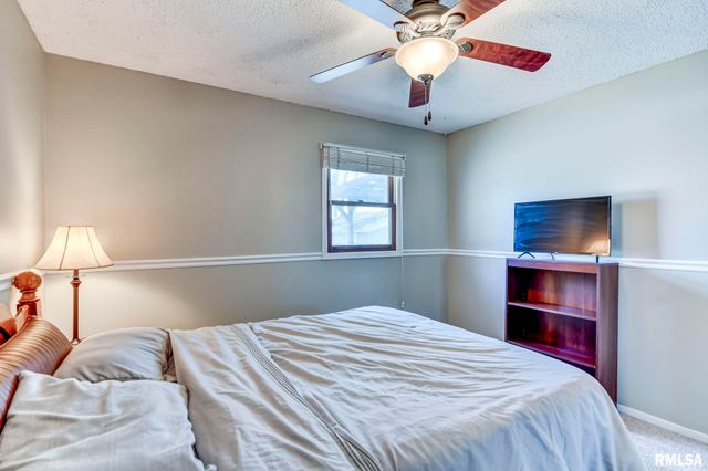 624 N PINE Street, Taylorville, IL 62568