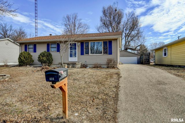 624 N PINE Street, Taylorville, IL 62568