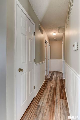 624 N PINE Street, Taylorville, IL 62568