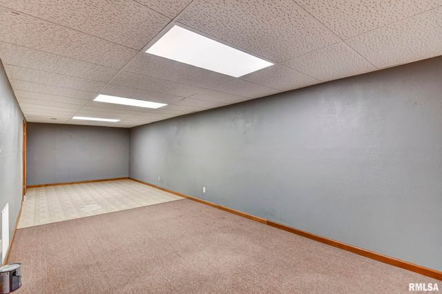 624 N PINE Street, Taylorville, IL 62568