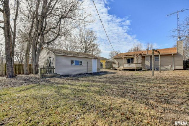 624 N PINE Street, Taylorville, IL 62568