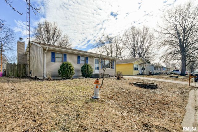 624 N PINE Street, Taylorville, IL 62568