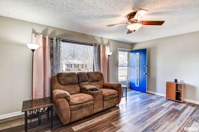 624 N PINE Street, Taylorville, IL 62568