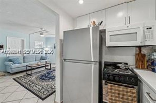 90 NE 19th Avenue 1, Deerfield Beach, FL 33441