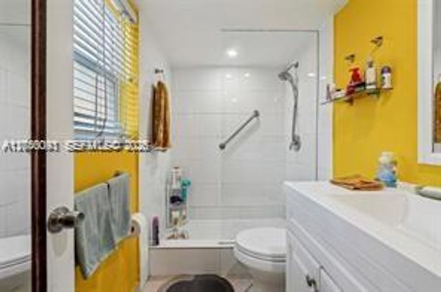 90 NE 19th Avenue 1, Deerfield Beach, FL 33441
