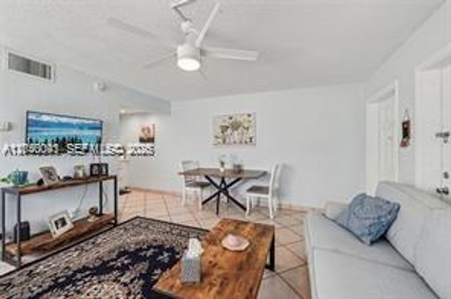 90 NE 19th Avenue 1, Deerfield Beach, FL 33441