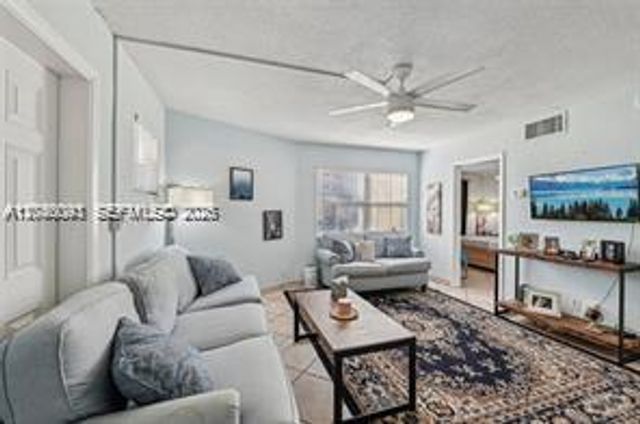 90 NE 19th Avenue 1, Deerfield Beach, FL 33441