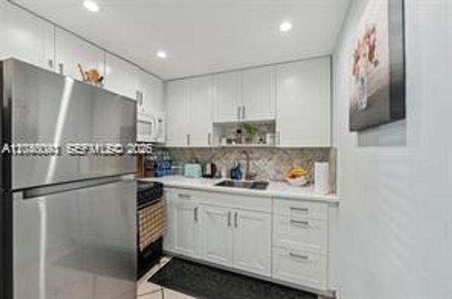 90 NE 19th Avenue 1, Deerfield Beach, FL 33441