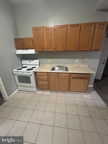 207 N CAREY ST, Baltimore, MD 21223