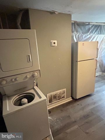 207 N CAREY ST, Baltimore, MD 21223