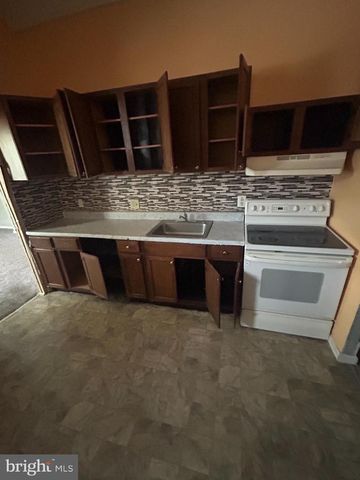 207 N CAREY ST, Baltimore, MD 21223