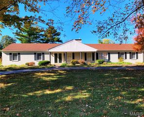 2235 N Ballas Road, Town And Country, MO 63131