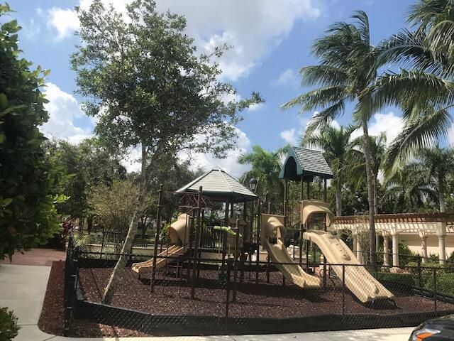 1101 Myrtlewood Circle E 101, Palm Beach Gardens, FL 33418