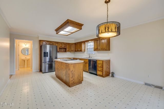 106 Meadow Court, Gray, TN 37615