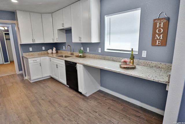 4322 WAIKIKI DR, San Antonio, TX 78218
