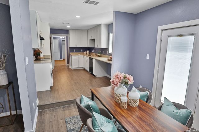 4322 WAIKIKI DR, San Antonio, TX 78218