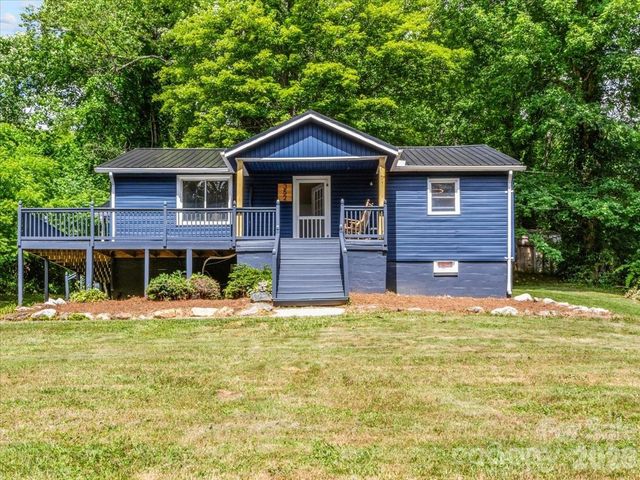 352 Jakes Branch Road, Spruce Pine, NC 28777