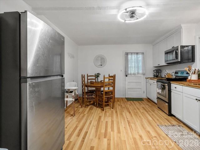 352 Jakes Branch Road, Spruce Pine, NC 28777