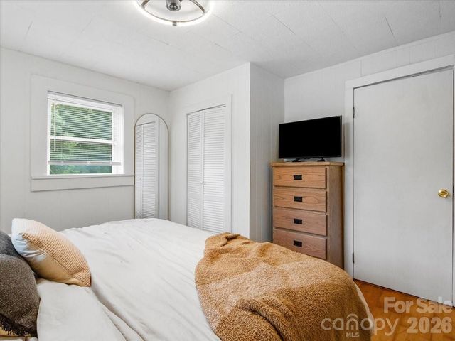 352 Jakes Branch Road, Spruce Pine, NC 28777