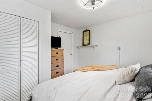 352 Jakes Branch Road, Spruce Pine, NC 28777