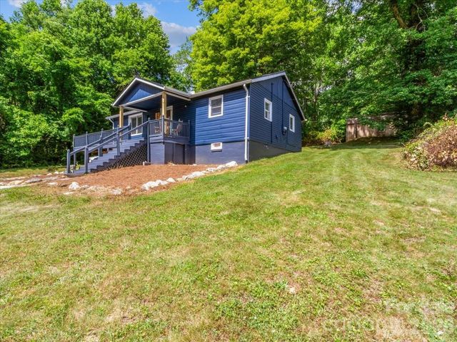 352 Jakes Branch Road, Spruce Pine, NC 28777