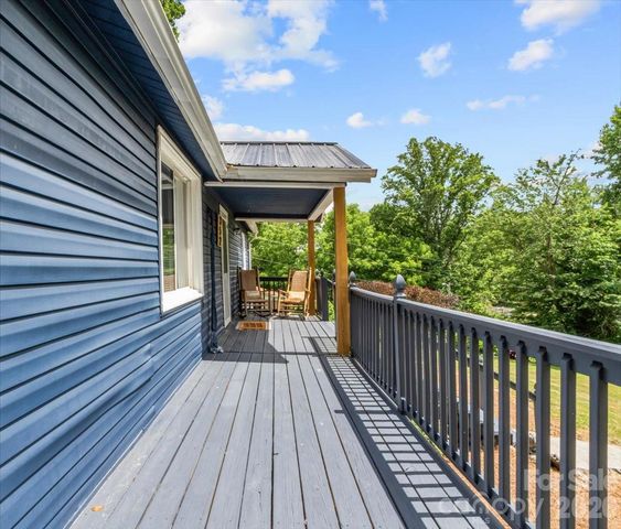 352 Jakes Branch Road, Spruce Pine, NC 28777