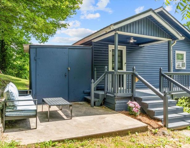352 Jakes Branch Road, Spruce Pine, NC 28777