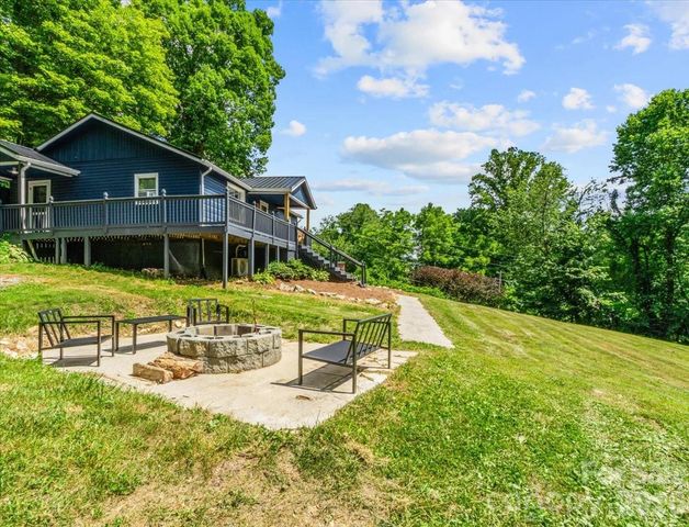 352 Jakes Branch Road, Spruce Pine, NC 28777