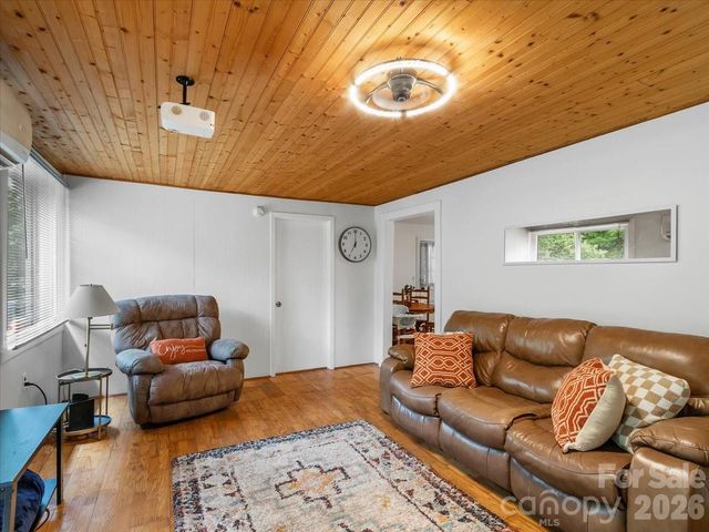 352 Jakes Branch Road, Spruce Pine, NC 28777