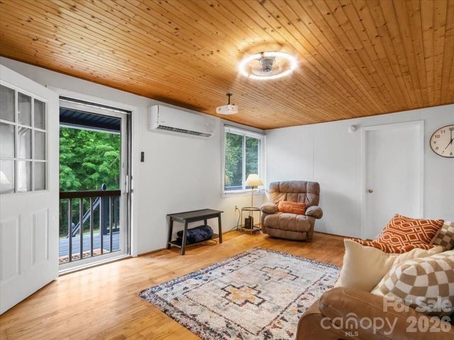 352 Jakes Branch Road, Spruce Pine, NC 28777
