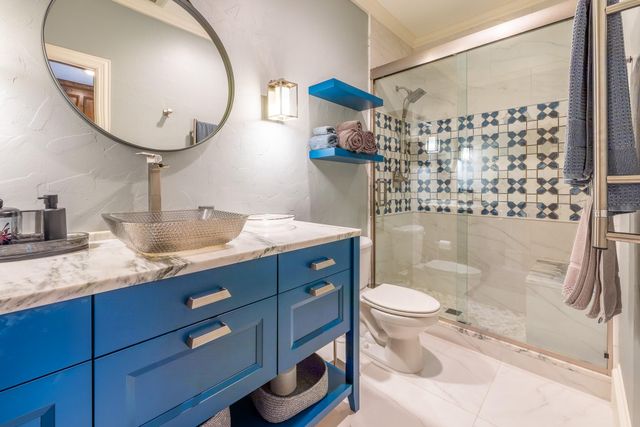 2105 Mcduffie Street, Houston, TX 77019