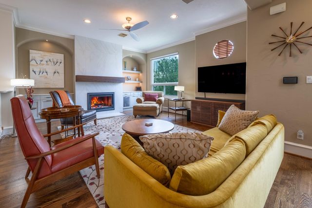 2105 Mcduffie Street, Houston, TX 77019