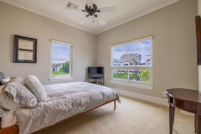 2105 Mcduffie Street, Houston, TX 77019