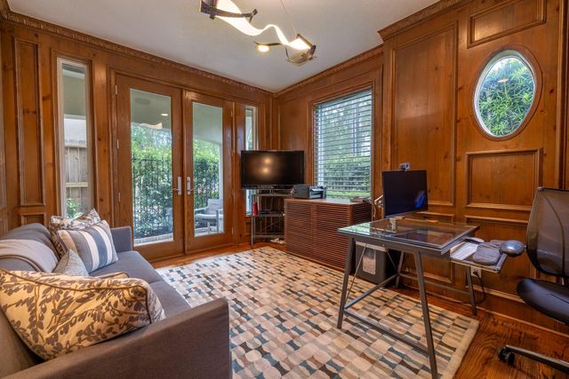 2105 Mcduffie Street, Houston, TX 77019