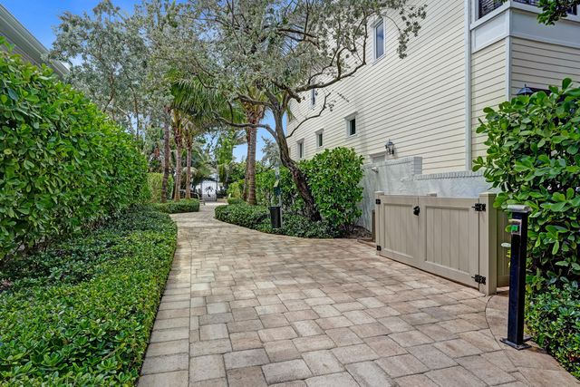 1900 N RIVERSIDE Drive, Pompano Beach, FL 33062