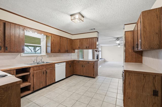 1408 Meadowbrook, Deridder, LA 70634