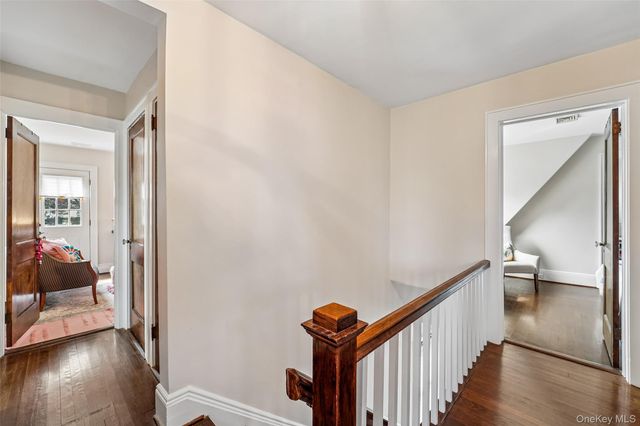 7 Parkview Court, White Plains, NY 10603