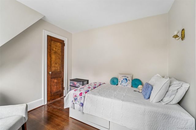 7 Parkview Court, White Plains, NY 10603