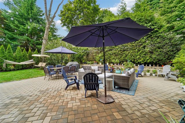 7 Parkview Court, White Plains, NY 10603
