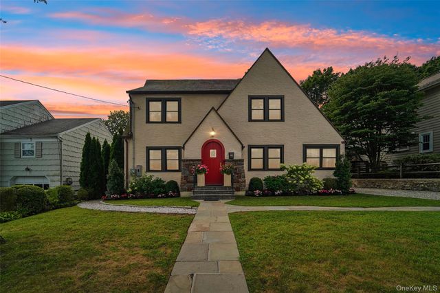 7 Parkview Court, White Plains, NY 10603