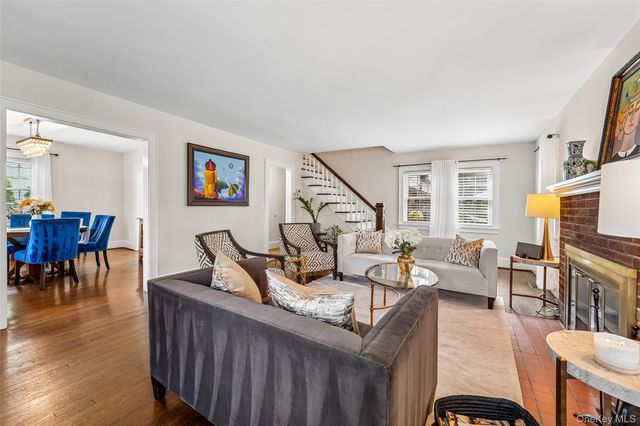 7 Parkview Court, White Plains, NY 10603