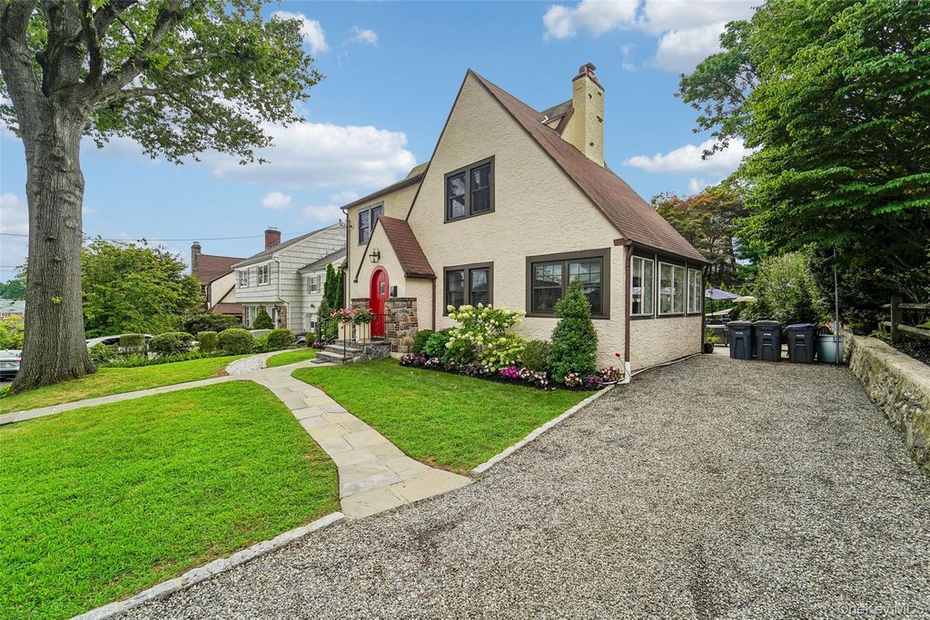 7 Parkview Court, White Plains, NY 10603 — photo 2
