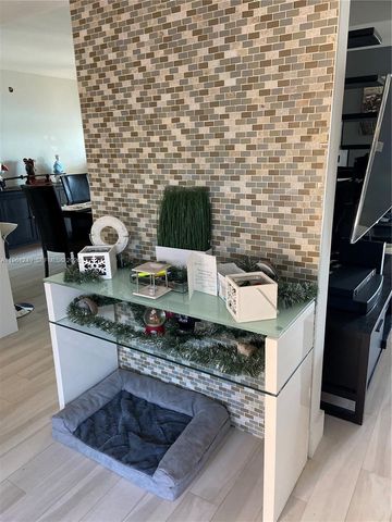 7282 Jacaranda Ln, Miami Lakes, FL 33014