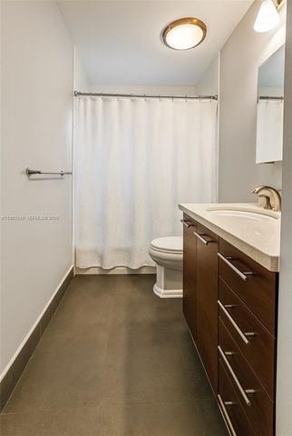 7282 Jacaranda Ln, Miami Lakes, FL 33014