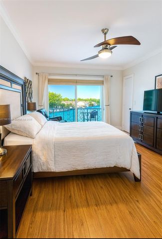 7282 Jacaranda Ln, Miami Lakes, FL 33014