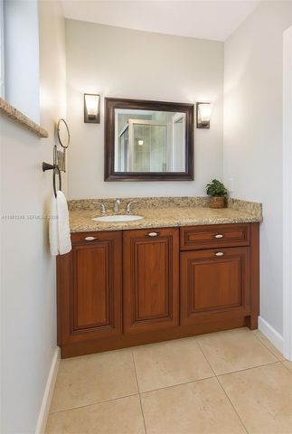 7282 Jacaranda Ln, Miami Lakes, FL 33014