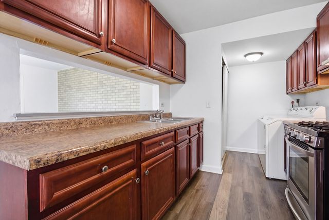 216 Eagle Court d, Bolingbrook, IL 60440