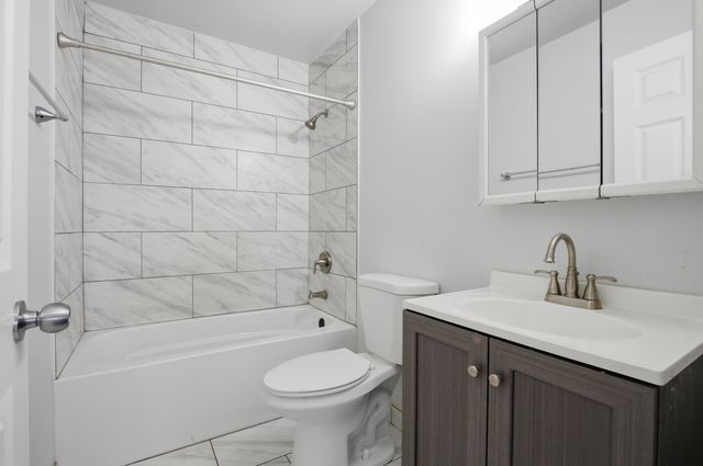 216 Eagle Court d, Bolingbrook, IL 60440