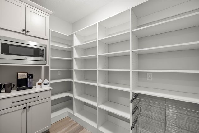 1278 S Radley Street, West Des Moines, IA 50266